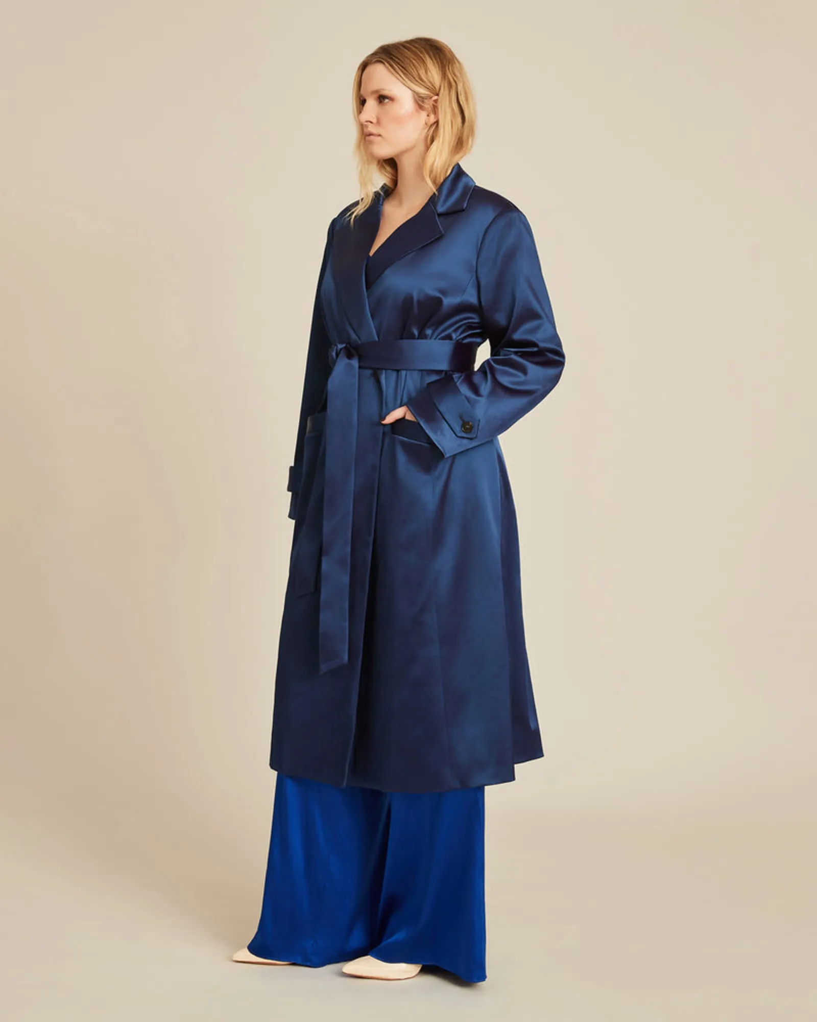 Caterina Stretch Satin Coat | Navy Blue - Blue print lining