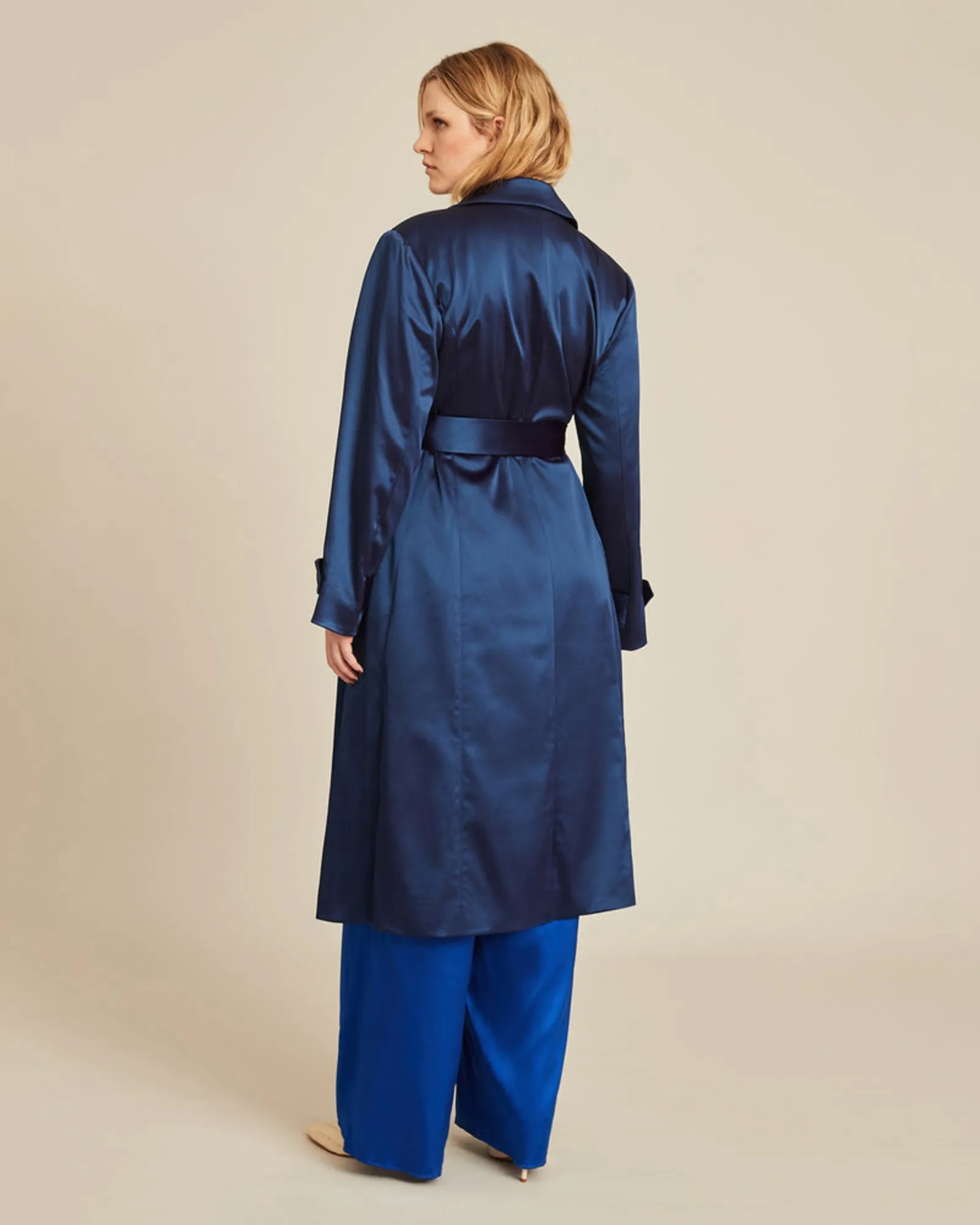 Caterina Stretch Satin Coat | Navy Blue - Blue print lining