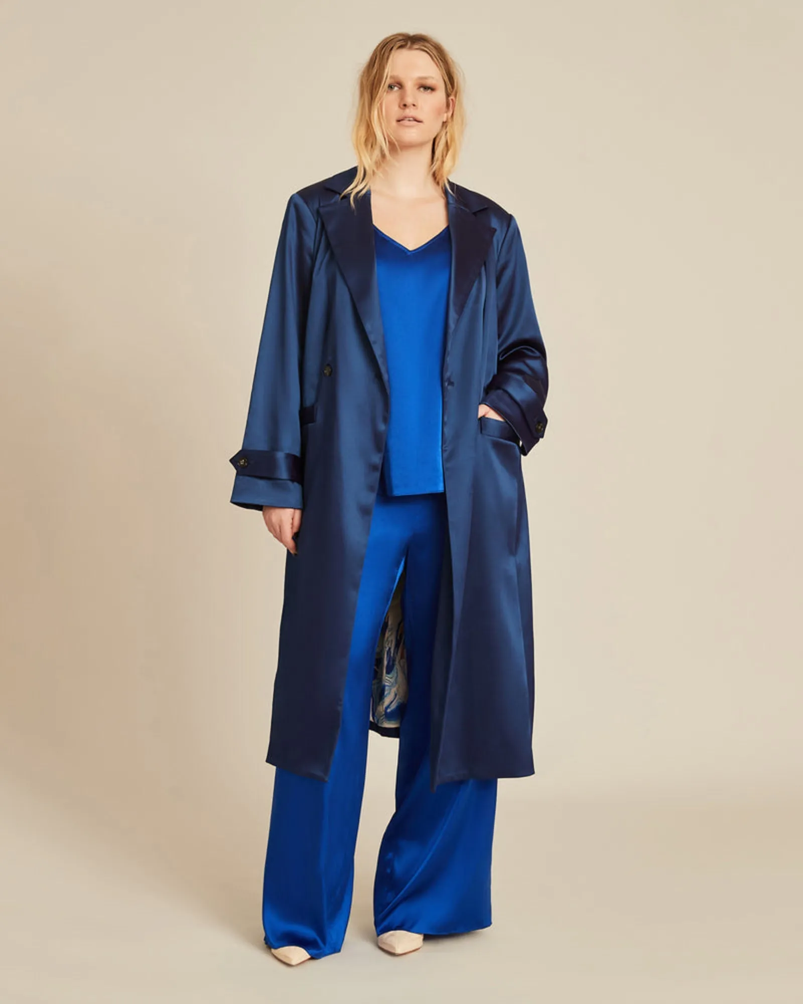 Caterina Stretch Satin Coat | Navy Blue - Blue print lining