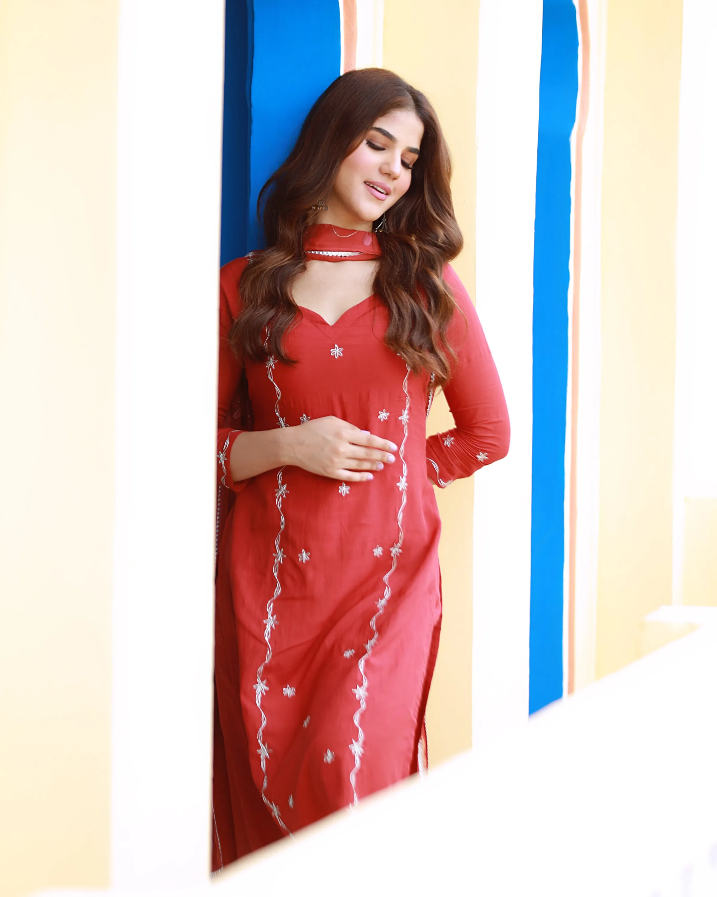 Heer Red Hand Embroidered Silk Kurta Pant with Hand Painted Dupatta